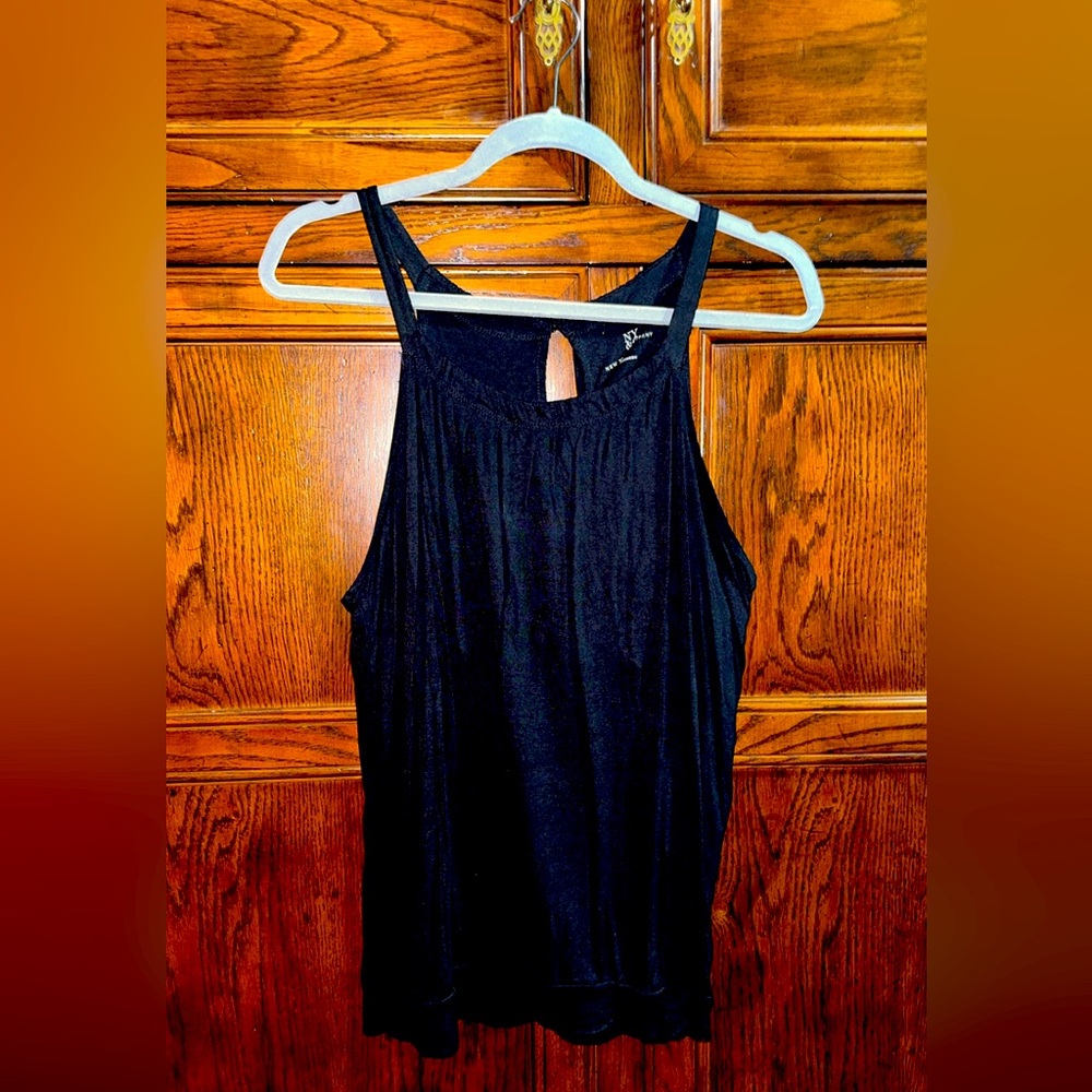 Women's Black Sleeveless Top